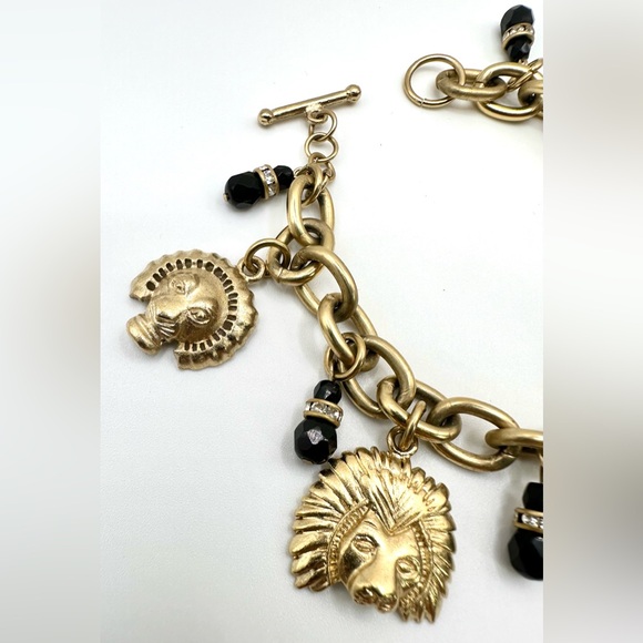 Disney’s The Lion King Gold Tone Charm Bracelet Mufasa Nala Simba Scar Charms - Picture 3 of 9